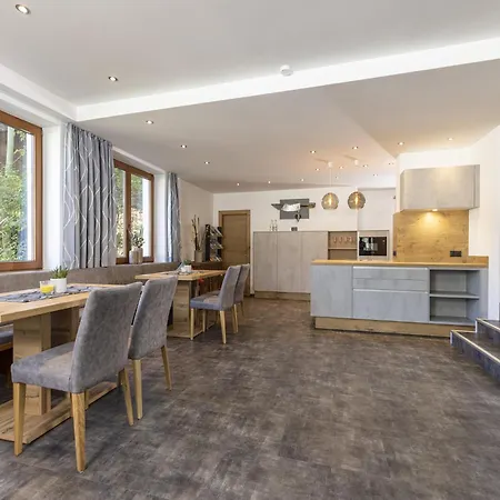 Moiklerhof In Apartment